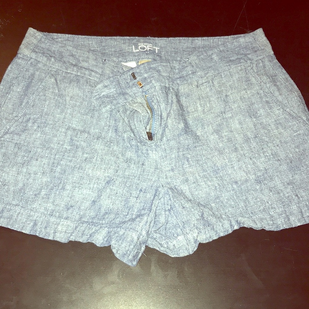Light heather grey LOFT shorts. Size 0